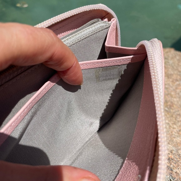 Chanel Cameilla long zip around wallet - Picture 4 of 16